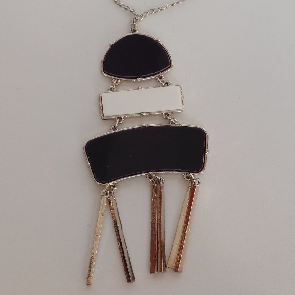 UNIQUE Statement Pendant Necklace Silver Tone Black and White Stone Black Onyx